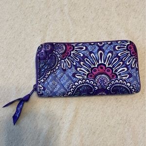 Vera Bradley Zip Accordion Wallet Lilac Tapestry Retired Pattern Cotton Like New